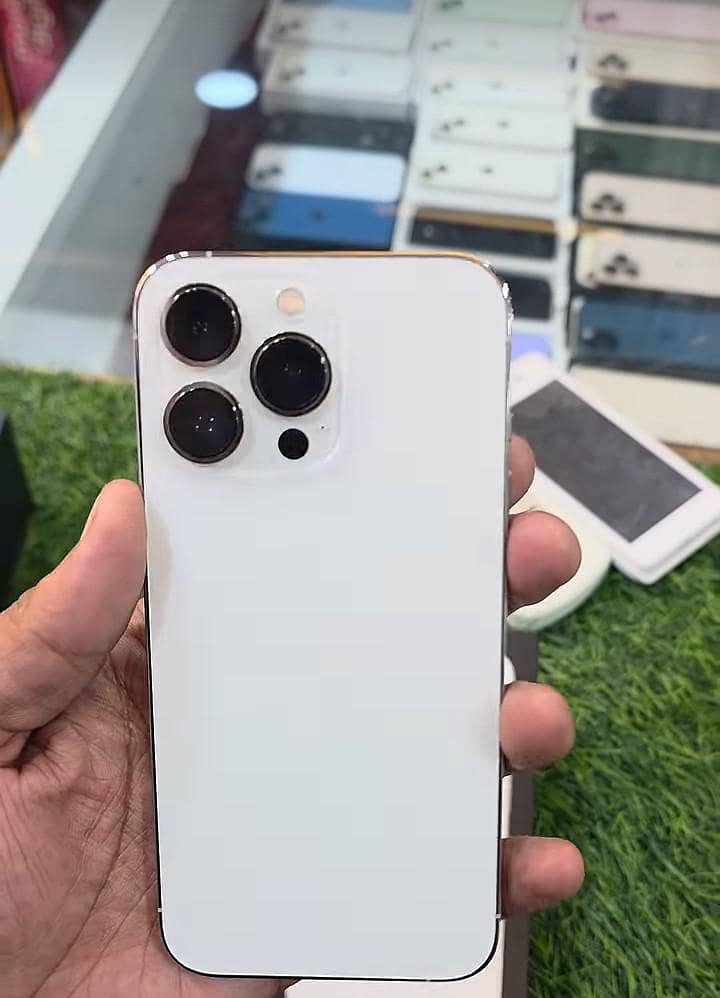 Apple iPhone 13 Pro 1