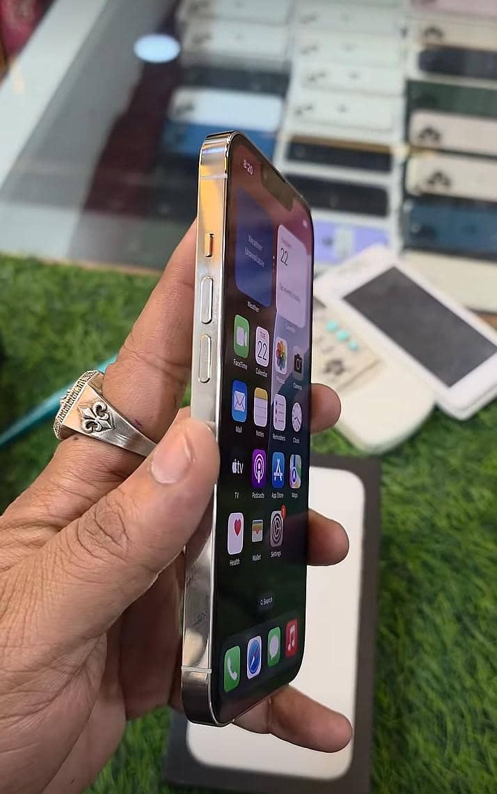 Apple iPhone 13 Pro 2