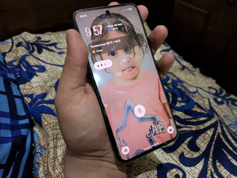Google Pixel 8 4