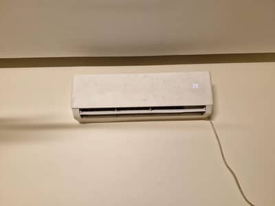 Gree 1.5 ton inverter ac