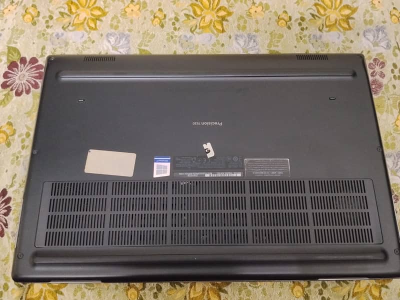Dell Precision 7530 Workstation 1