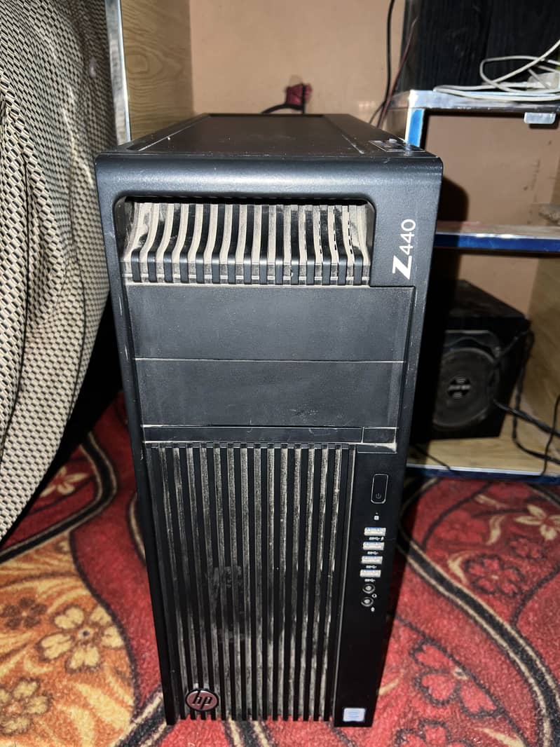 HP Z440 workstation 0