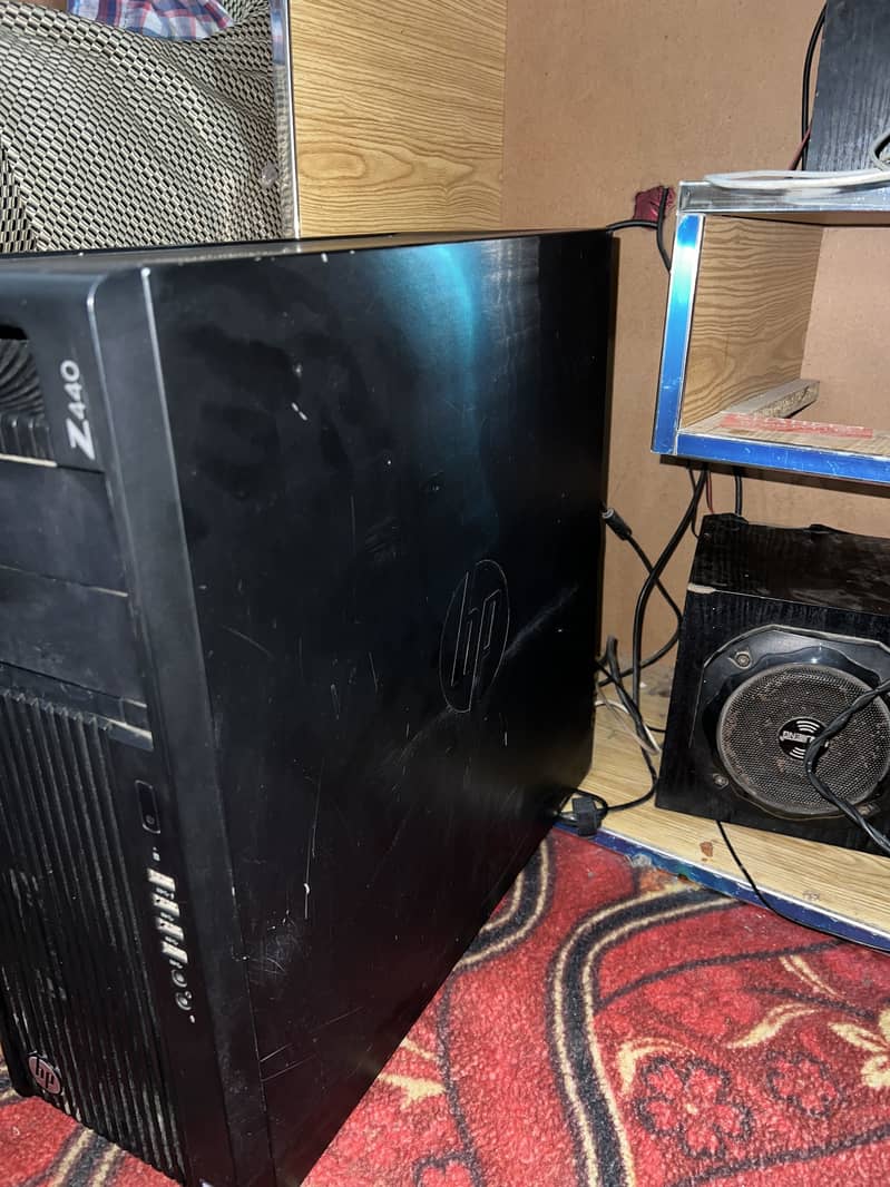 HP Z440 workstation 4