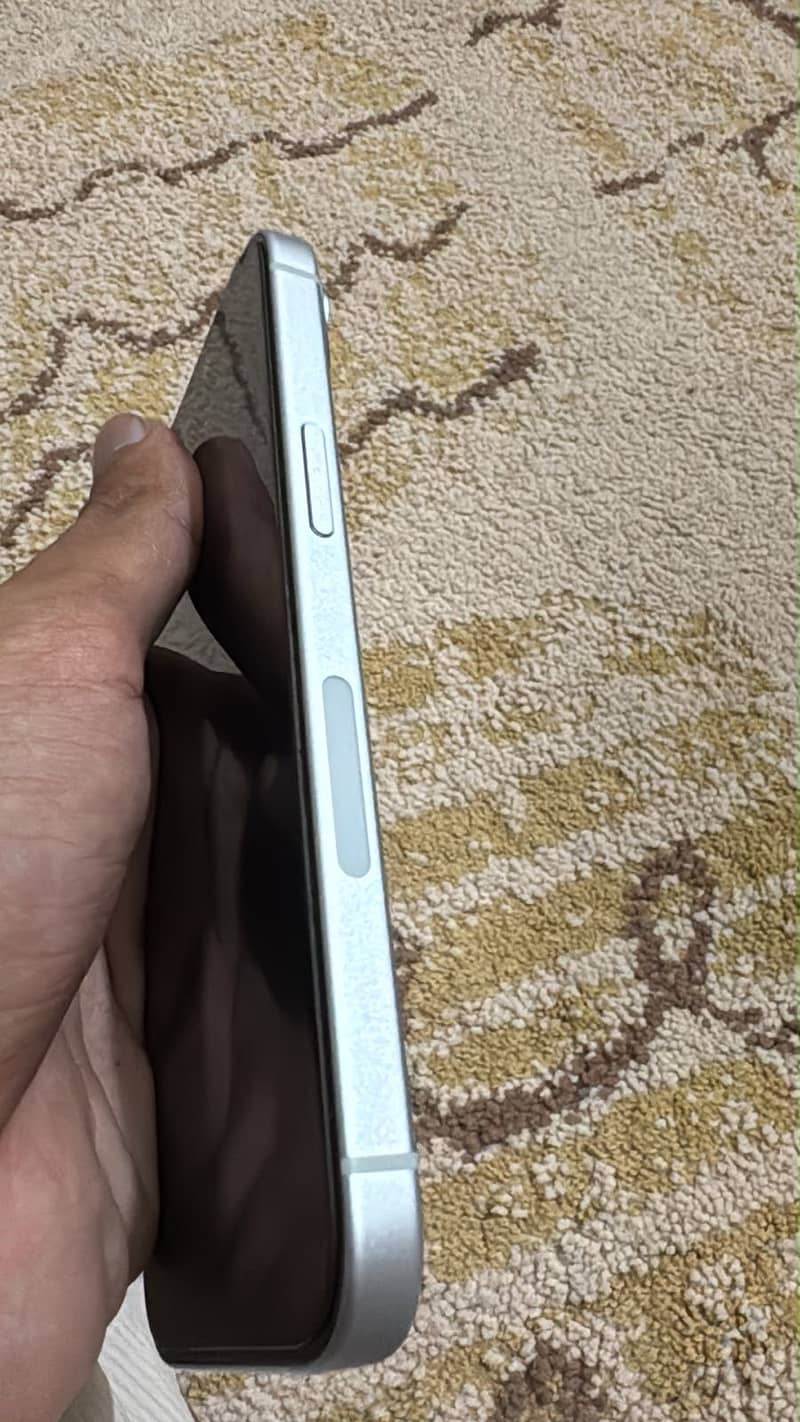 Apple iPhone 15 2