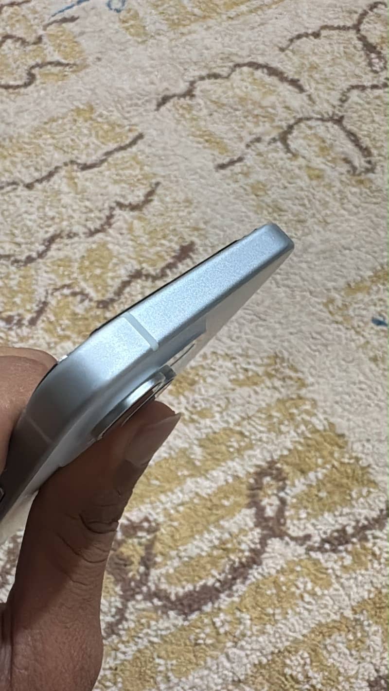 Apple iPhone 15 3