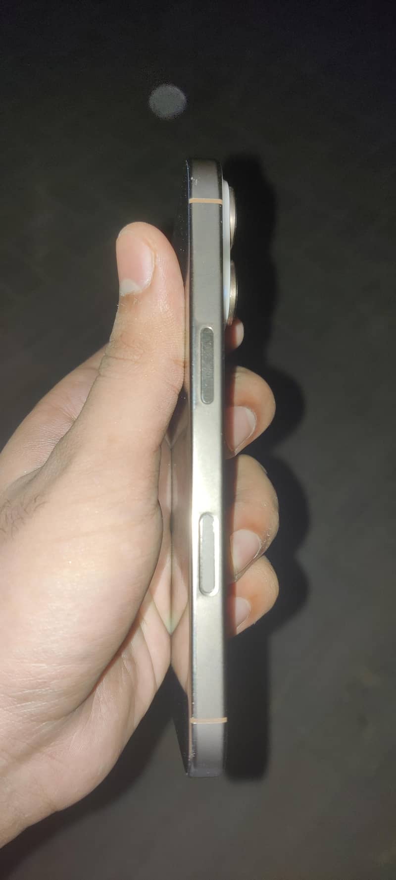 Apple iPhone 16 Pro 1