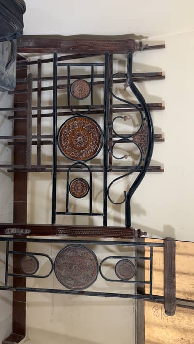 Sheesham design on Iron structure Bed. Without Mattress