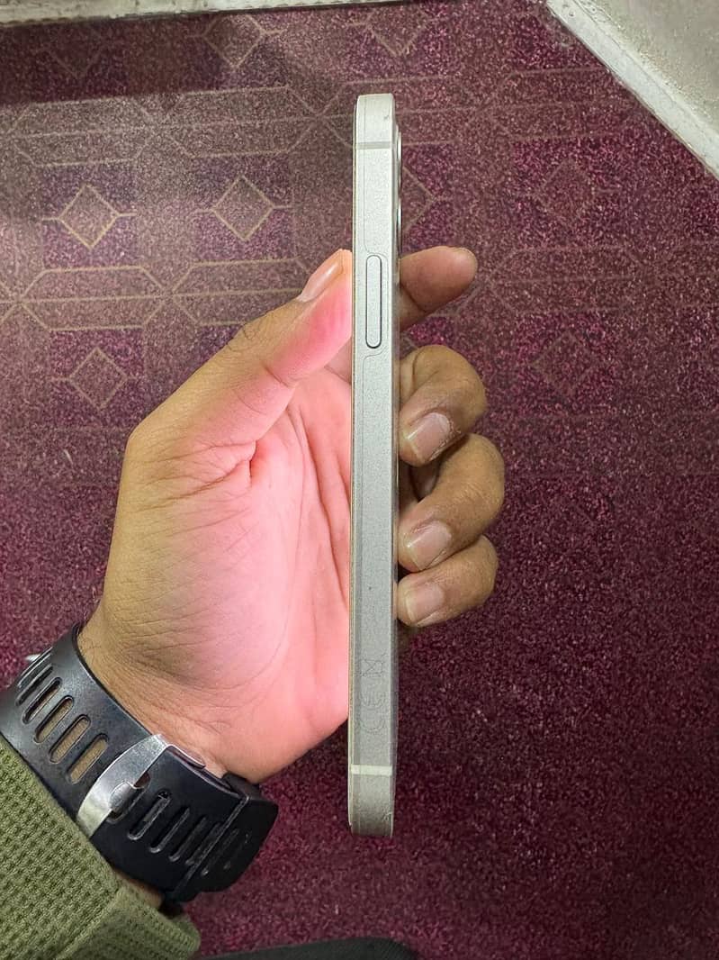 Apple iPhone 12 8