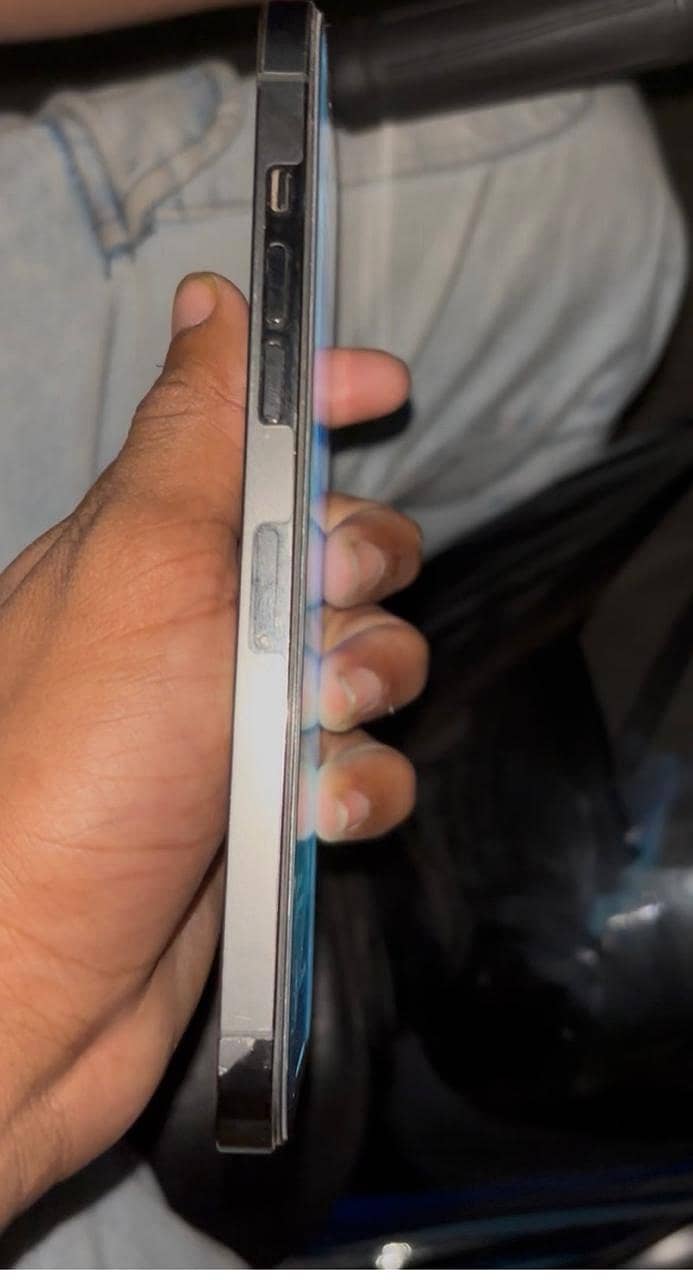 Apple iPhone 12 Pro Max 4