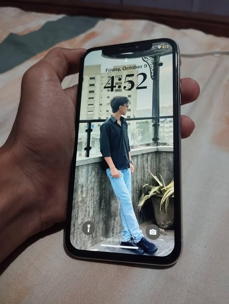 Apple iPhone X 4