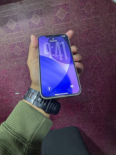 Apple iPhone 12