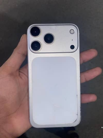 Apple iPhone XR converted 17 pro