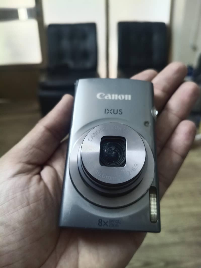 Canon IXUS 20 MEGA PIXELS Digital Camera 5