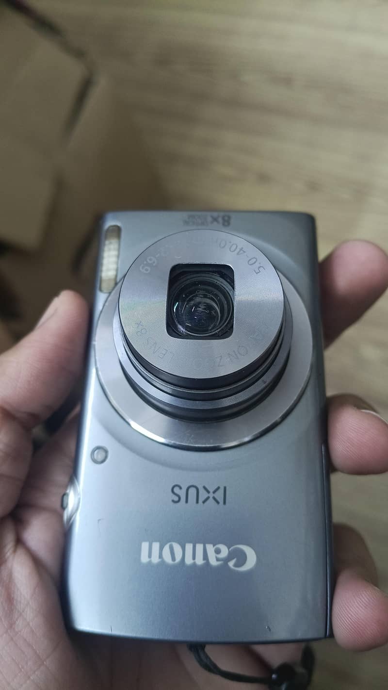 Canon IXUS 20 MEGA PIXELS Digital Camera 6