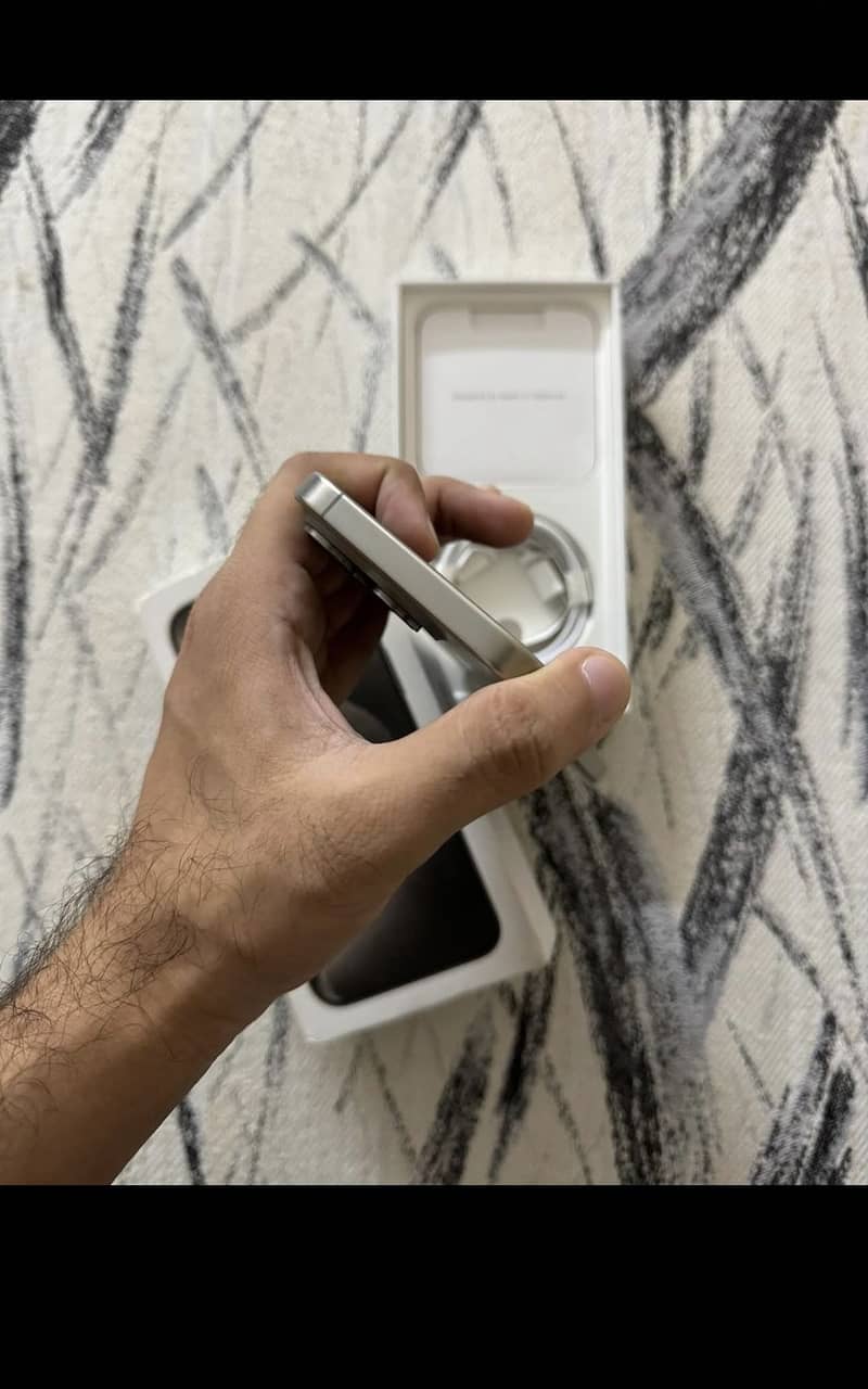 Apple iPhone 15 Pro Max 3