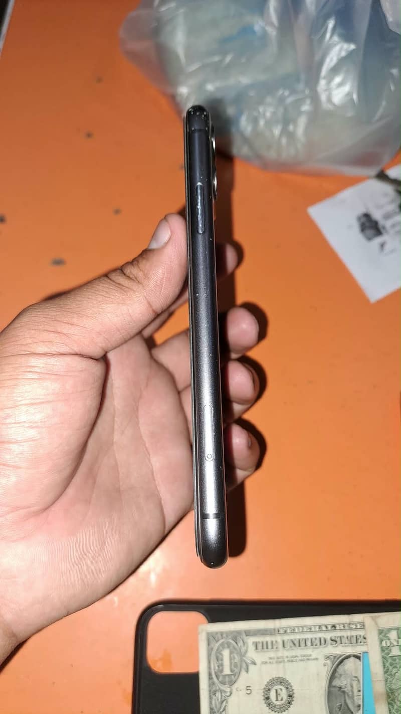 Apple iPhone 11 1