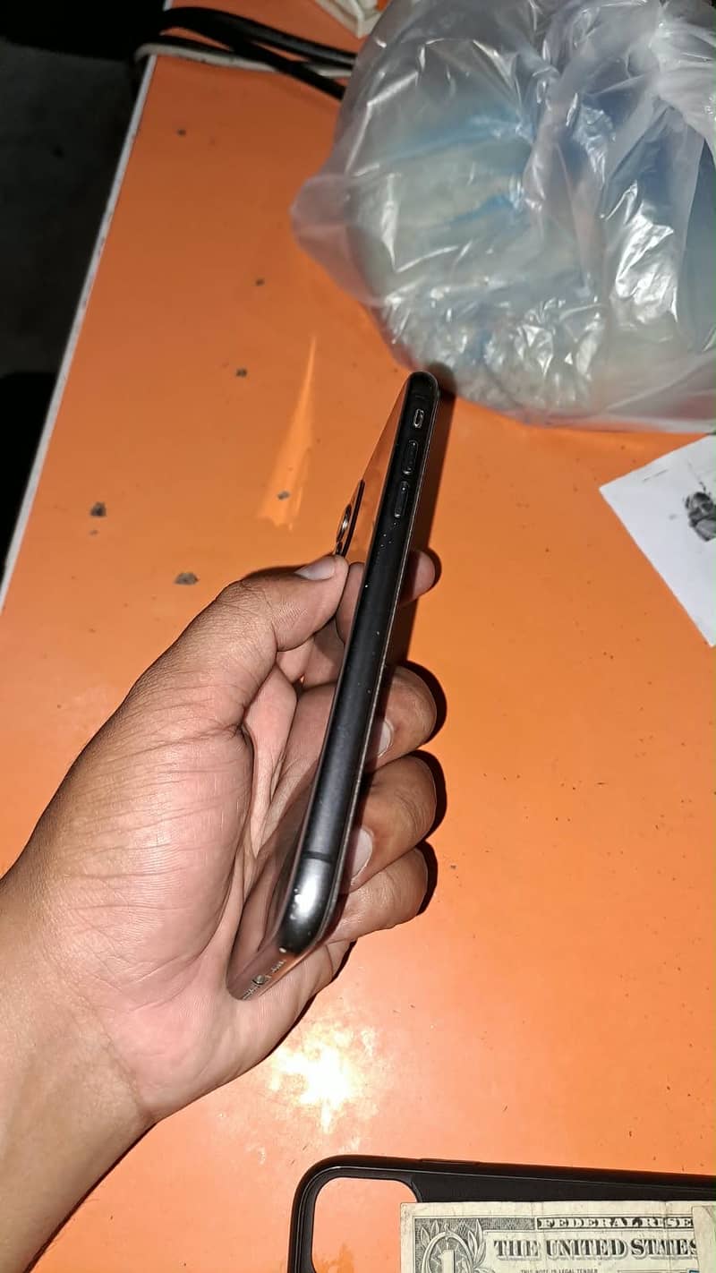 Apple iPhone 11 2