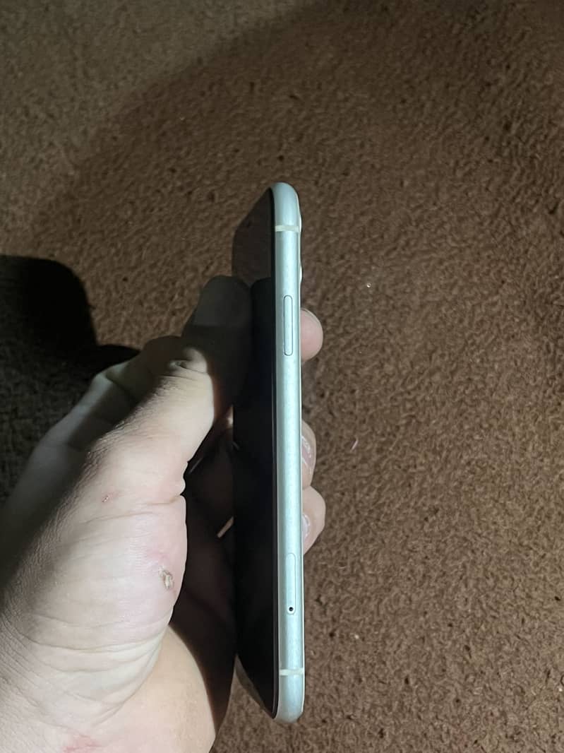 Apple iPhone 11 5