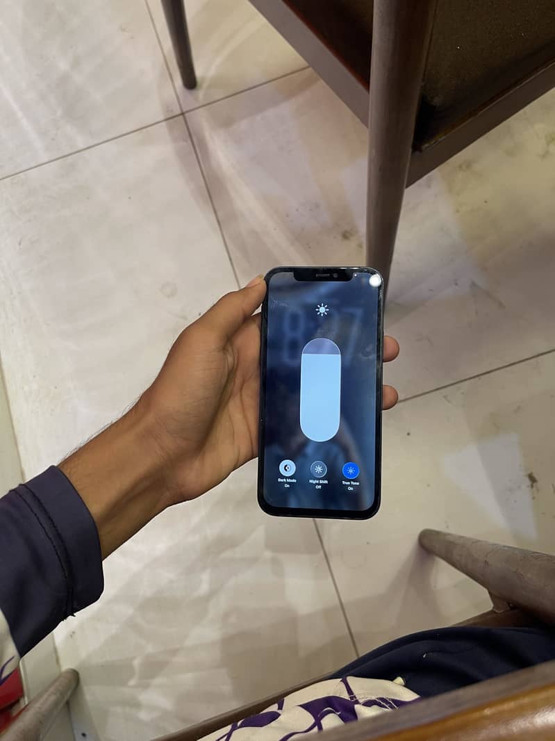 Apple iPhone 12 3