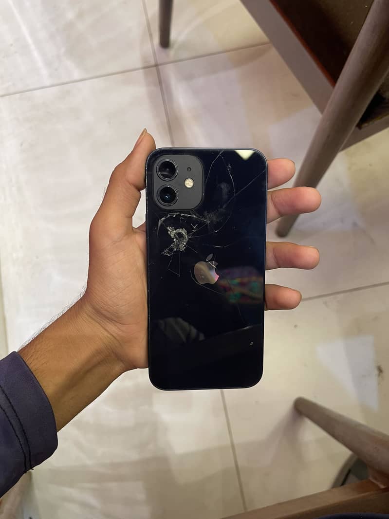 Apple iPhone 12 4