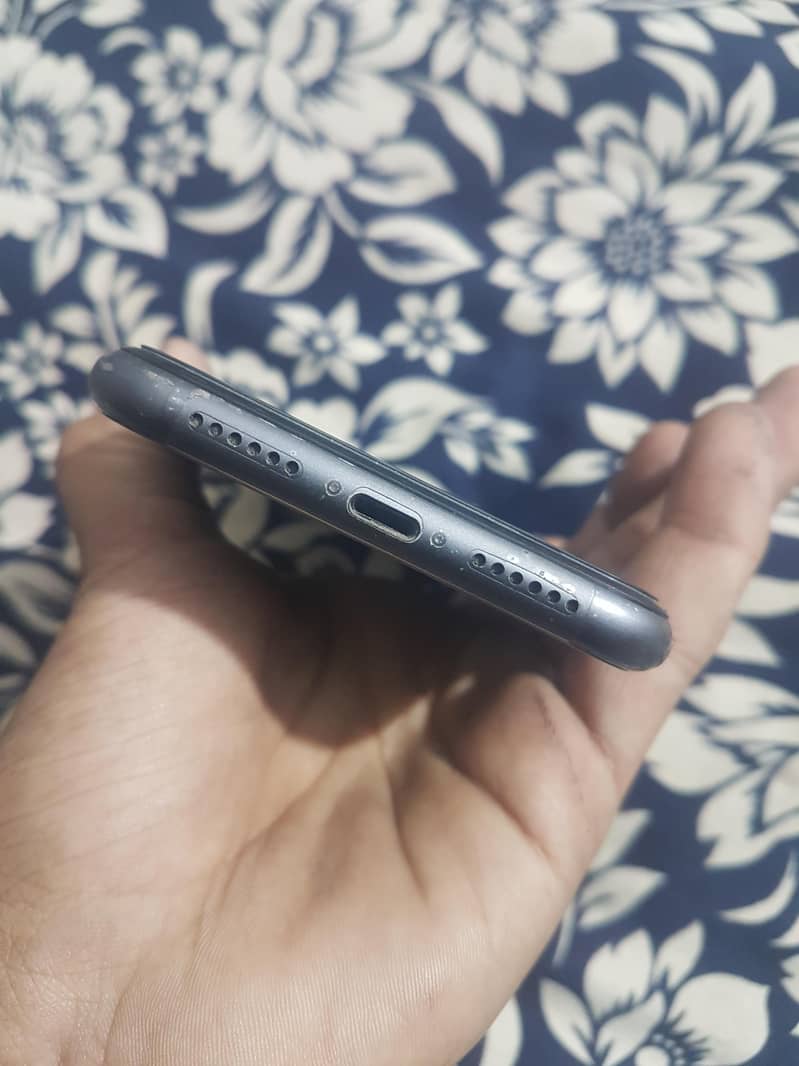 Apple iPhone 11 5