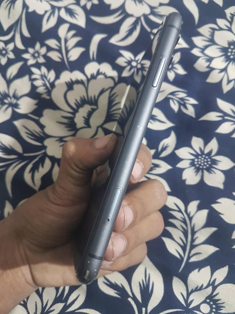 Apple iPhone 11 6
