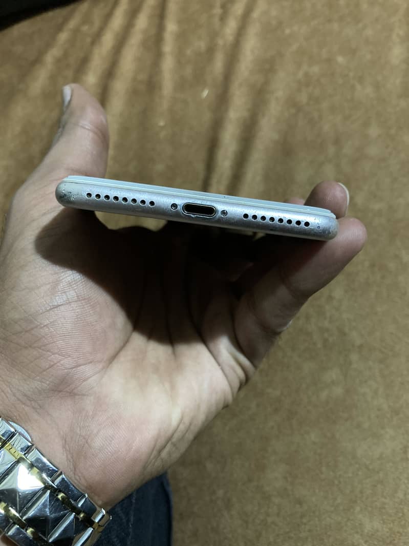 Apple iPhone 7 Plus 1