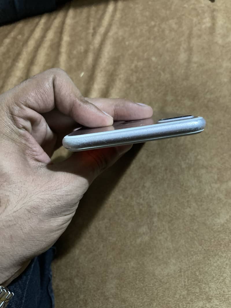Apple iPhone 7 Plus 3