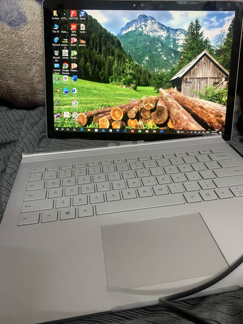 microsoft surface book , touch screen condition new 6