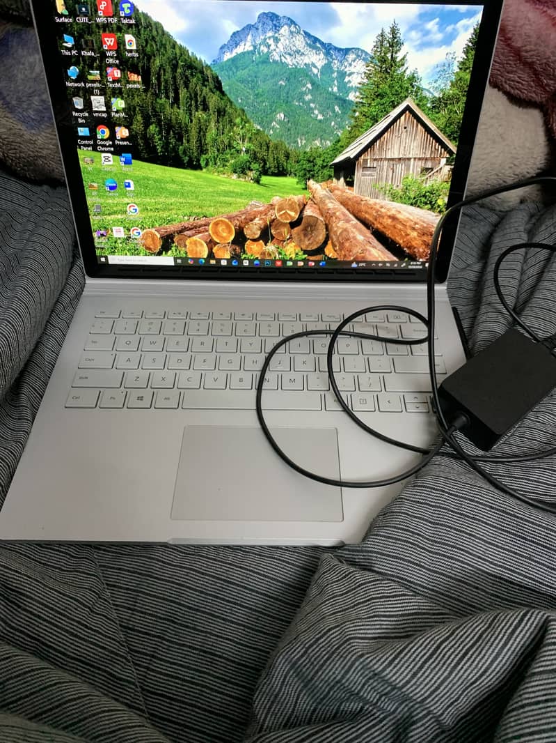 microsoft surface book , touch screen condition new 8