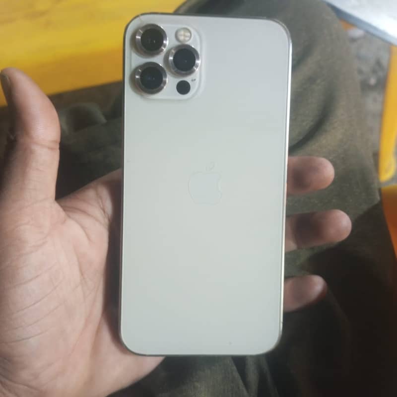 Apple iPhone 12 Pro 4