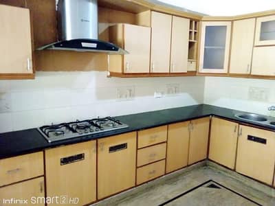 GROUND FLOOR 5 BED D/D WITH ATTACHED GULBERG