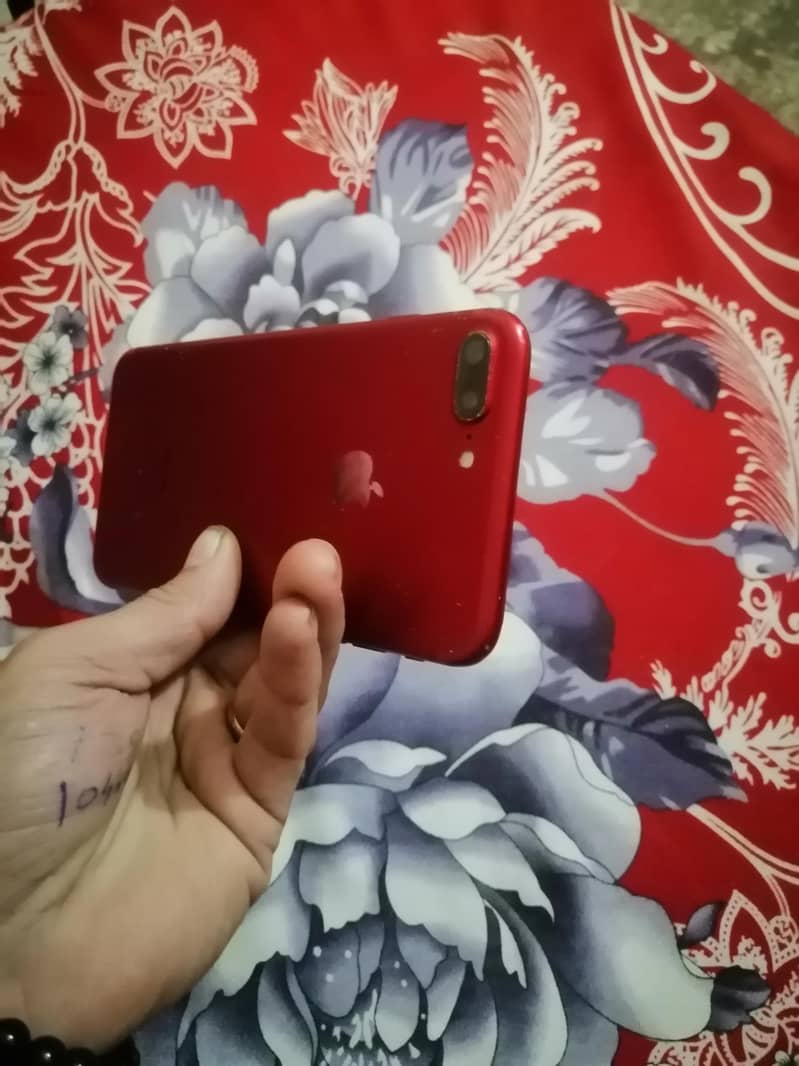 Apple iPhone 7 Plus 4