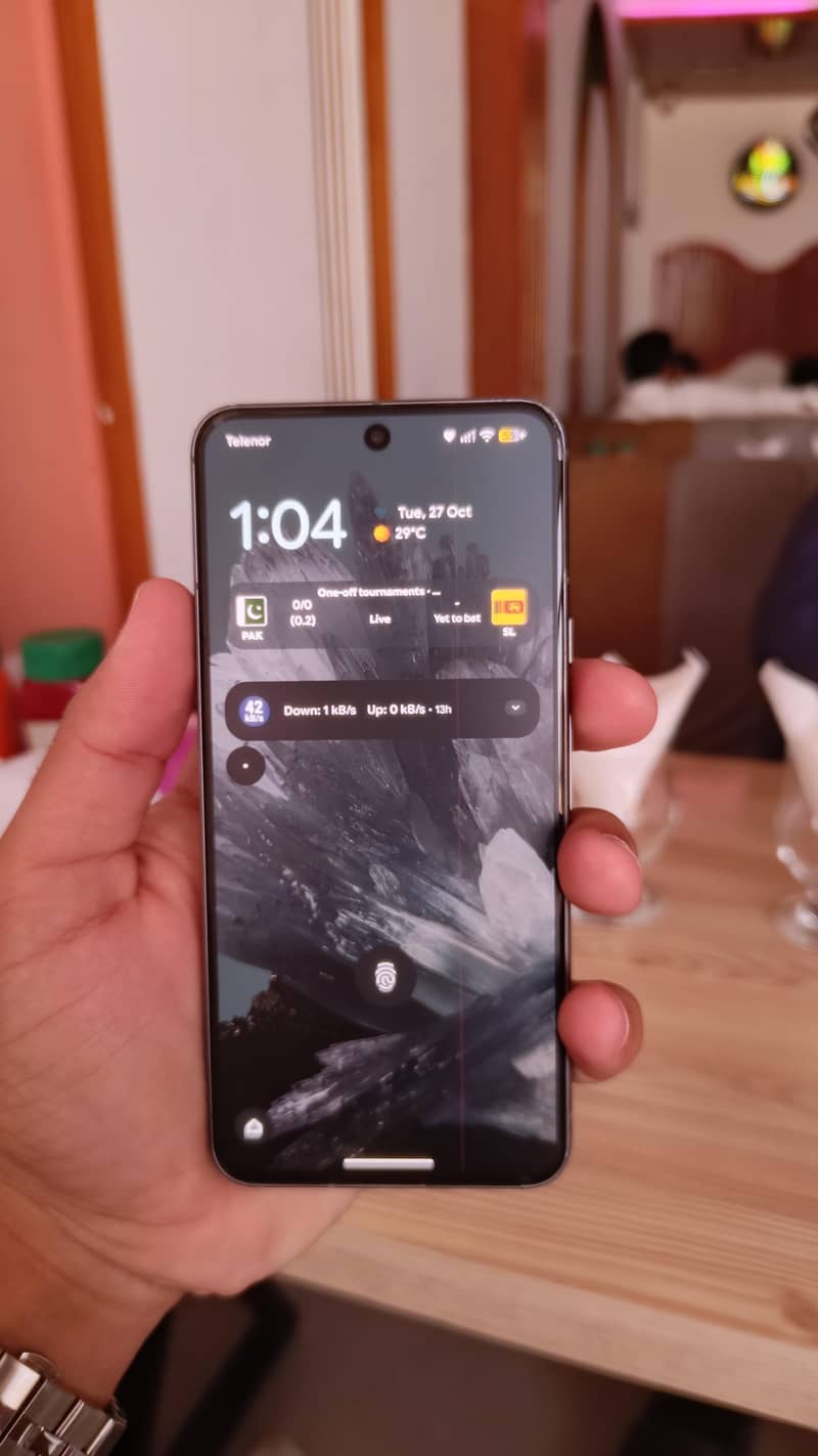 Google Pixel 8 4