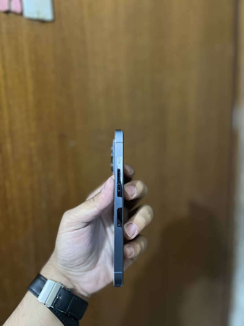 Apple iPhone 13 Pro 1