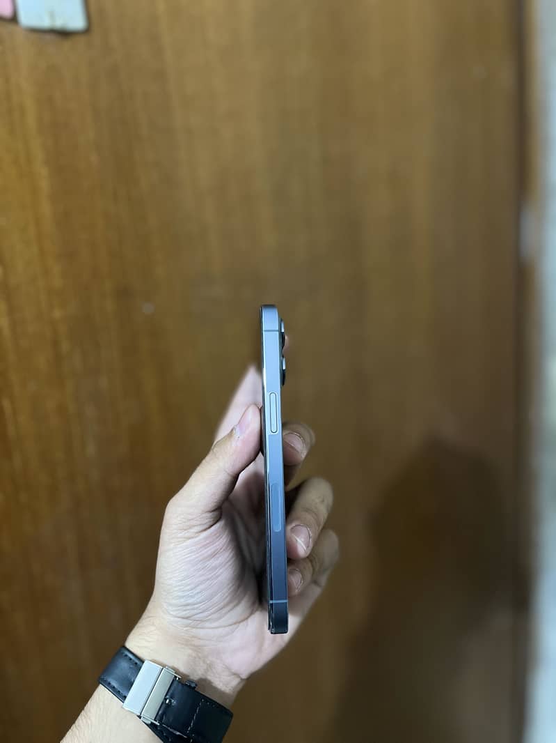 Apple iPhone 13 Pro 2