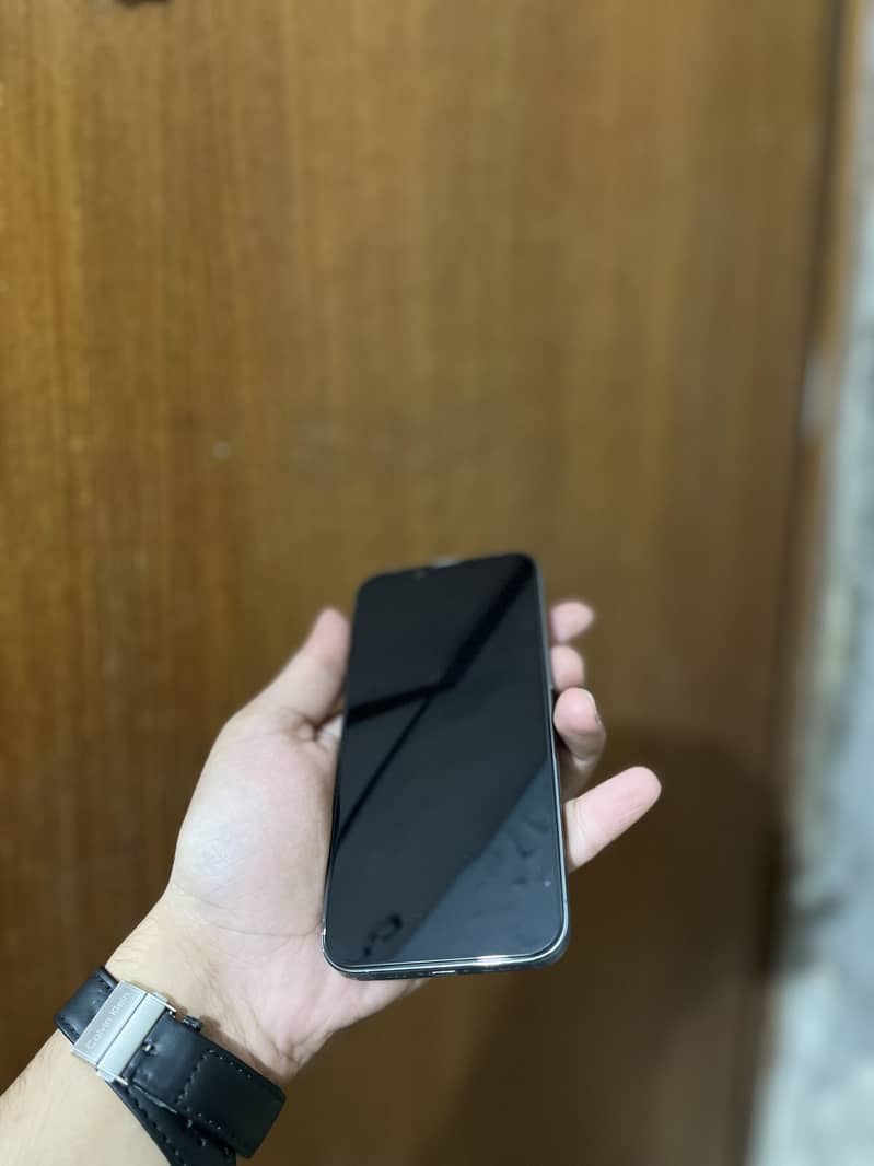 Apple iPhone 13 Pro 4