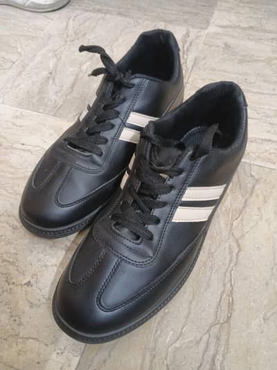 i have size issue this is 9 i need 10 that's why I'm selling it