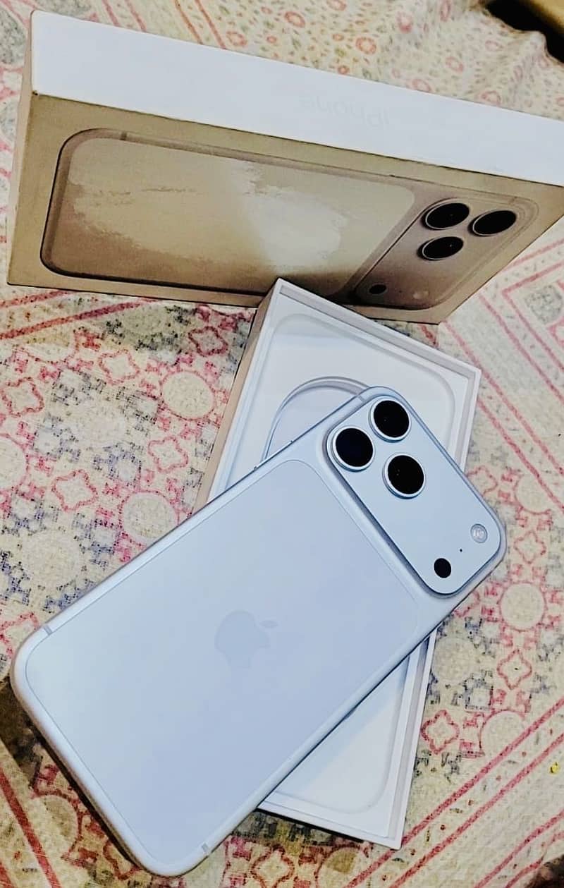 Apple iPhone 17 Pro Max 1