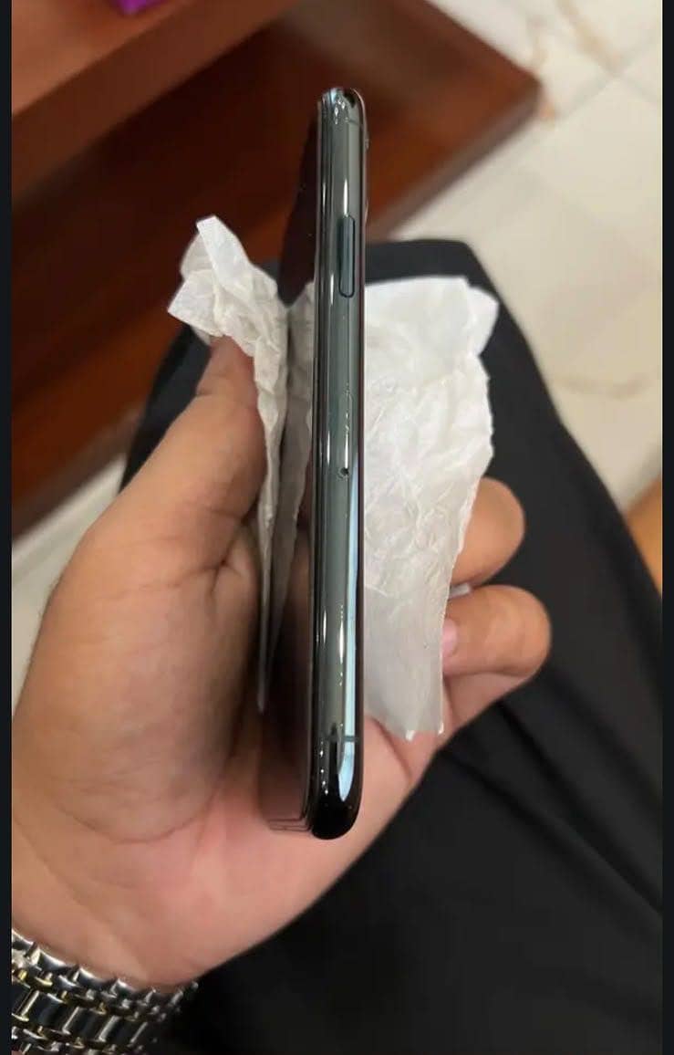 Apple iPhone 11 Pro 1
