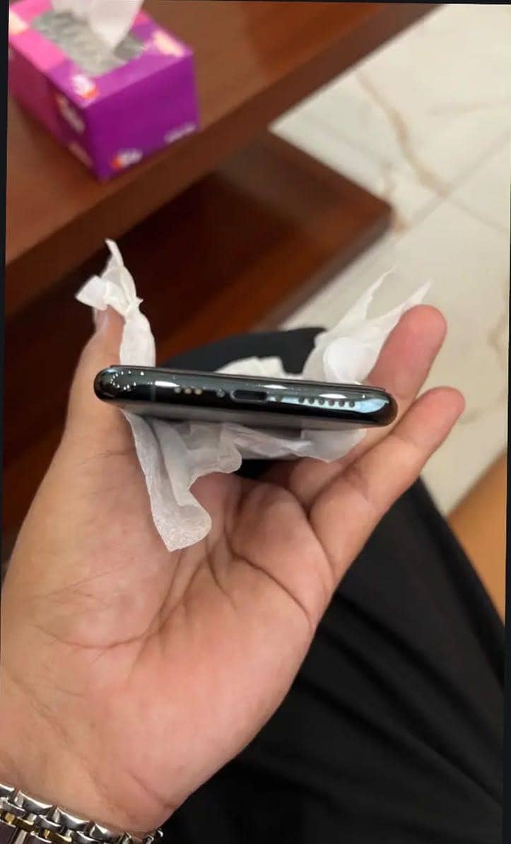 Apple iPhone 11 Pro 2