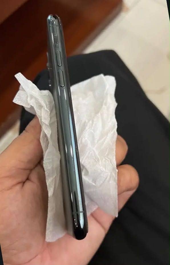 Apple iPhone 11 Pro 6