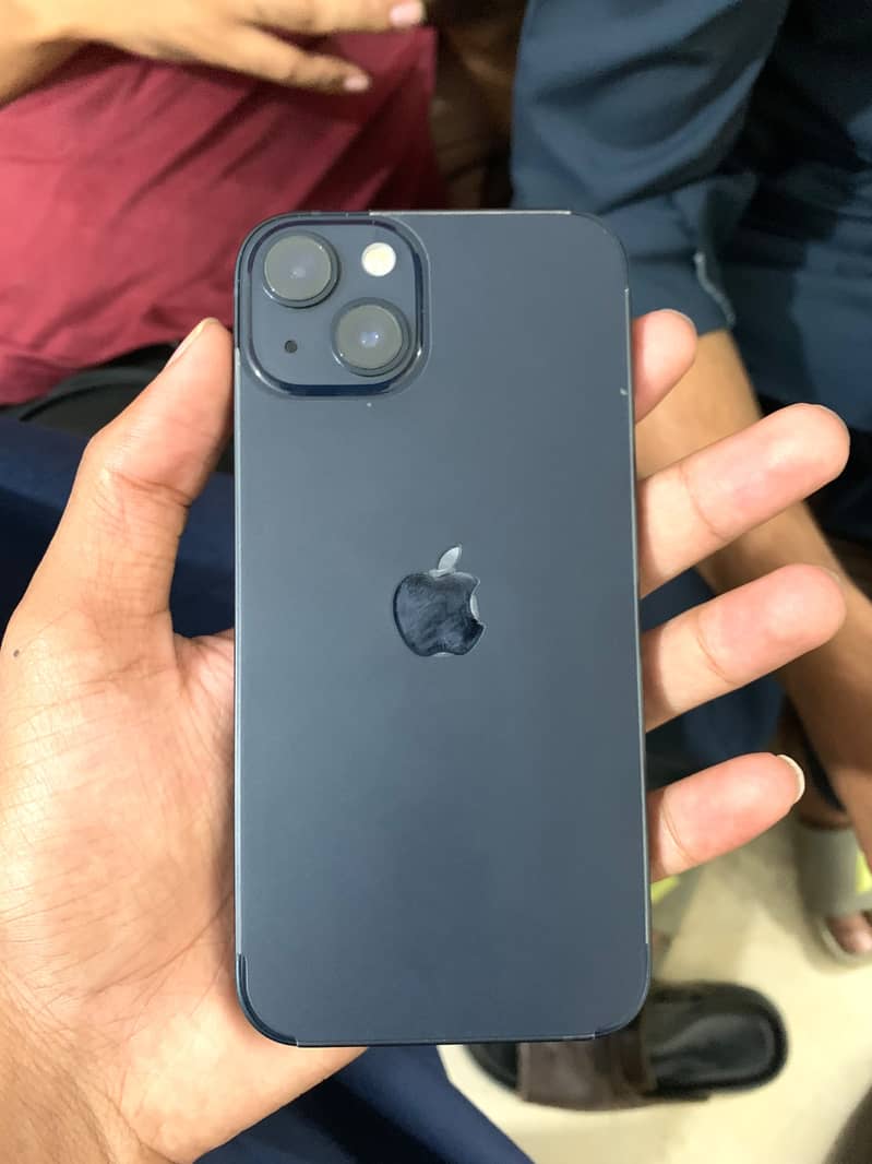 Apple iPhone 13 jv 0