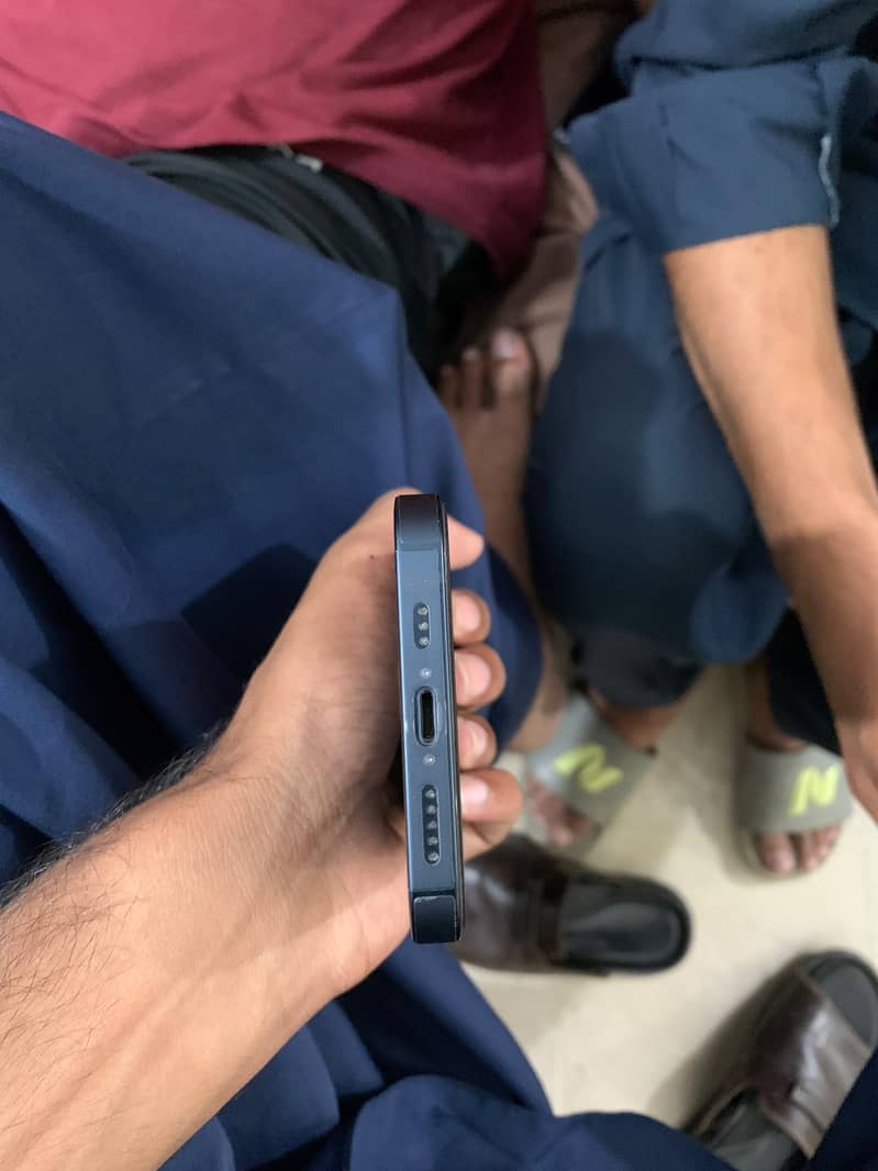Apple iPhone 13 jv 5
