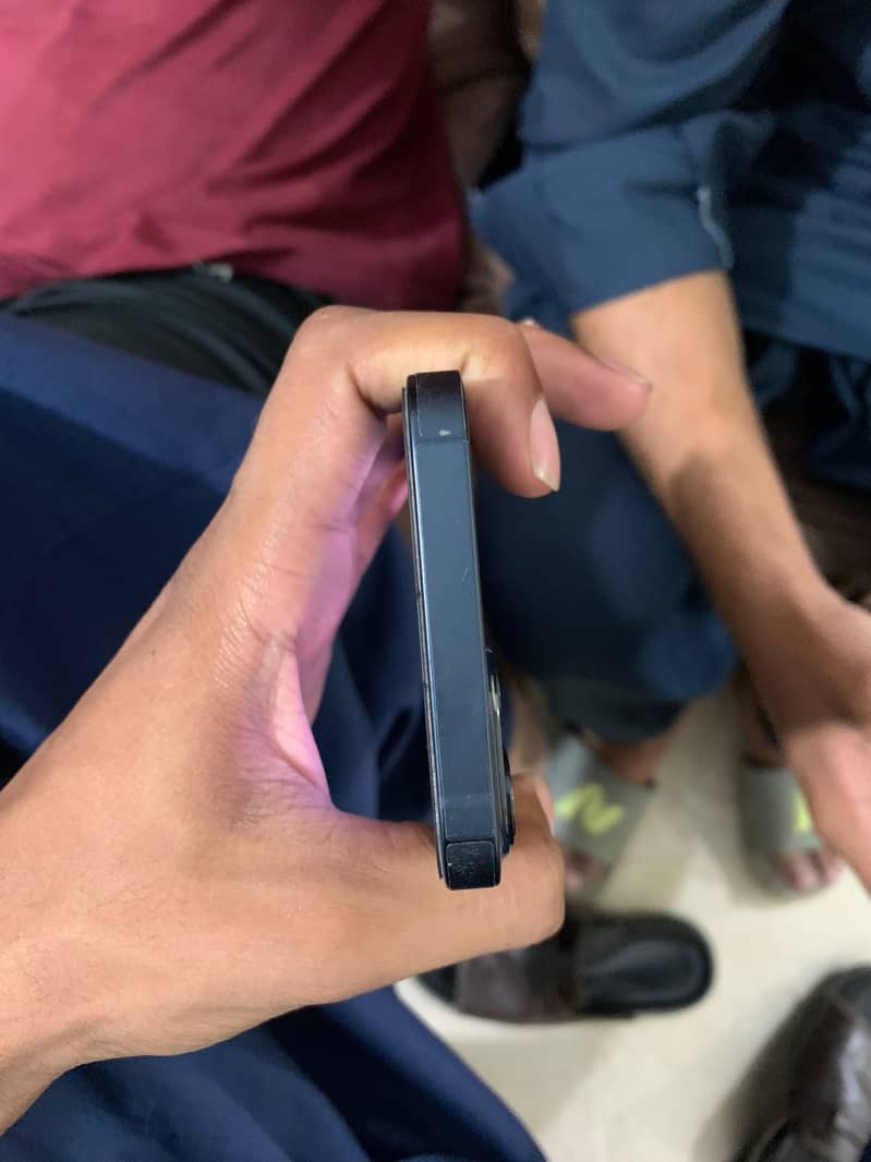 Apple iPhone 13 jv 7