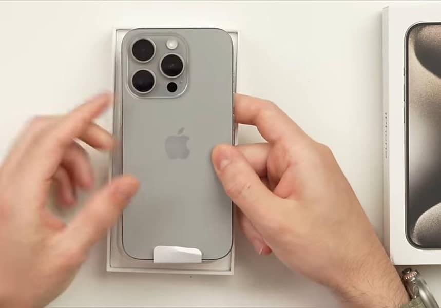 Apple iPhone 15 Pro 1
