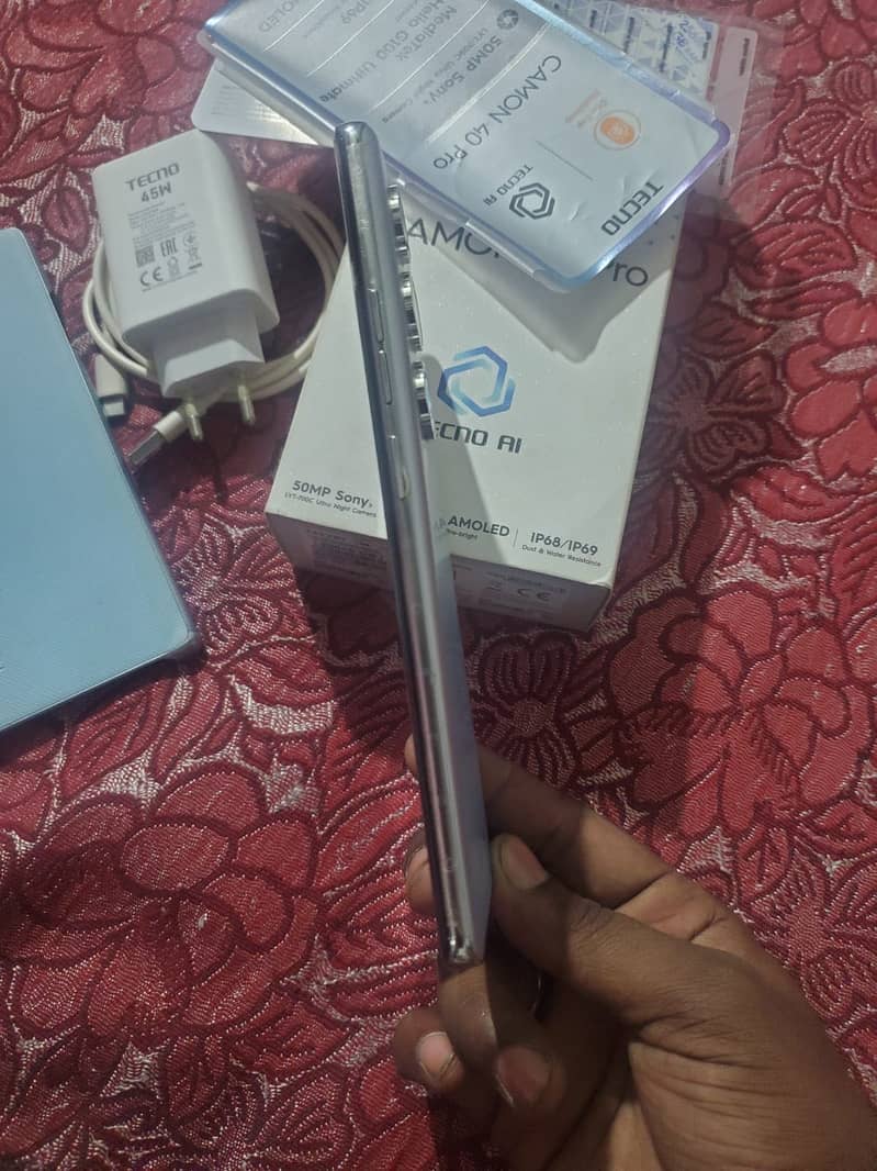 Tecno CAMON 40 Pro 7