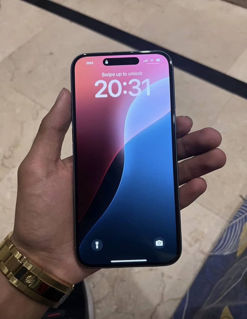 Apple iPhone 16 Plus 1