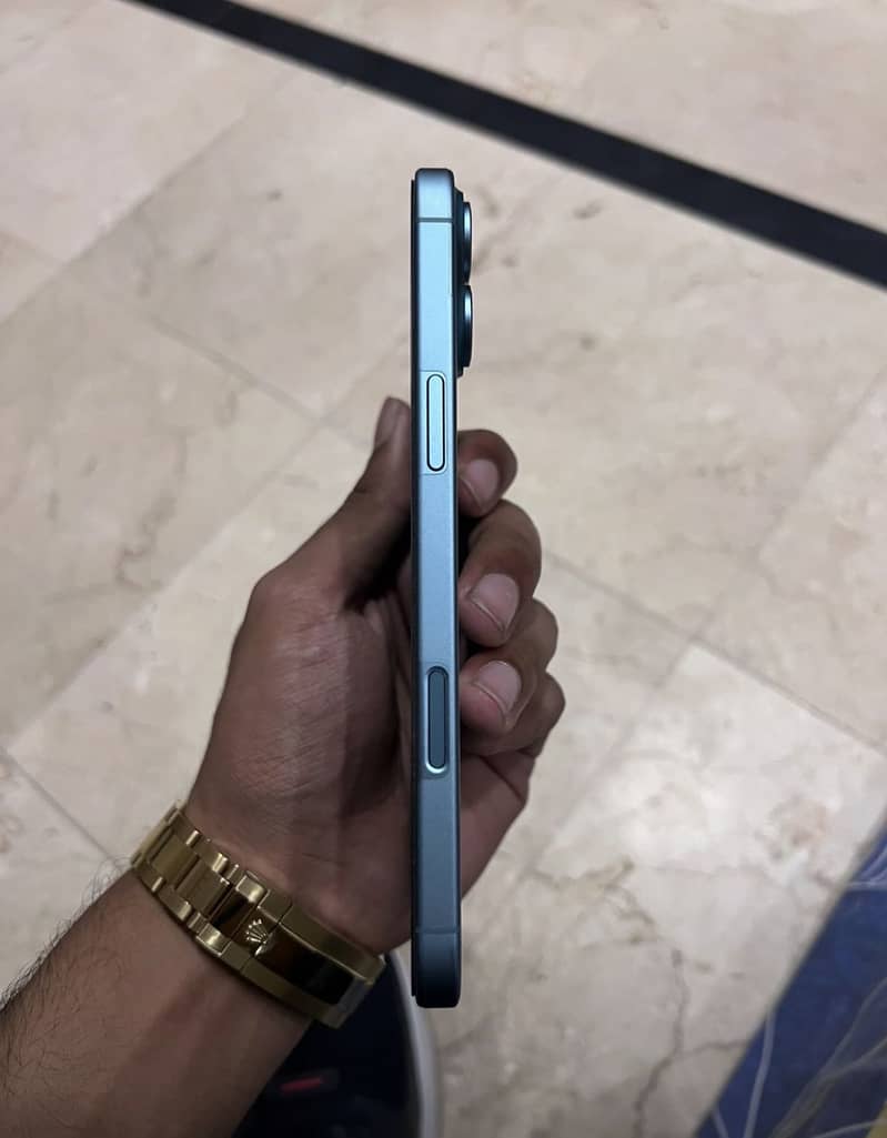 Apple iPhone 16 Plus 2