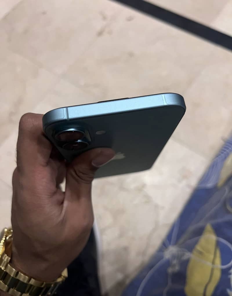 Apple iPhone 16 Plus 4